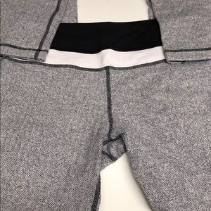 Lululemon Skinny Groove pntsz6 HerringBone